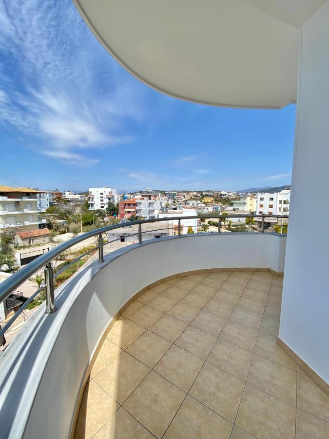 Visi Apartments Ксамил Екстериор снимка