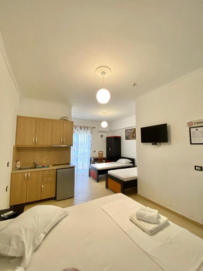 Visi Apartments Ксамил Екстериор снимка