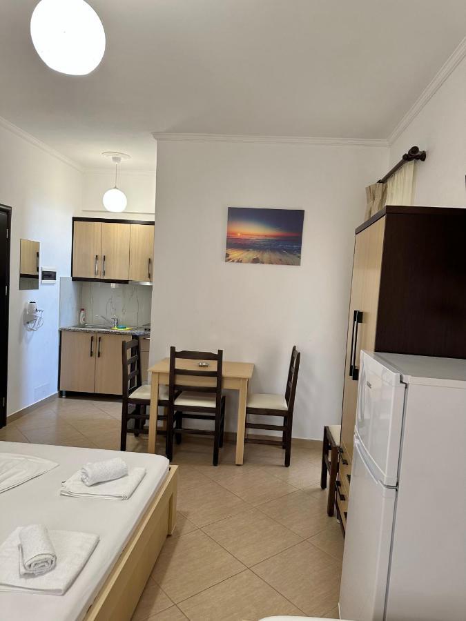 Visi Apartments Ксамил Екстериор снимка